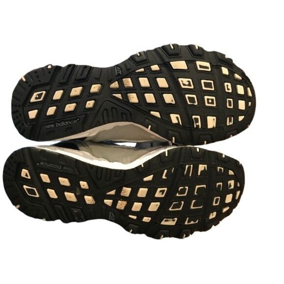 Women's New Balance Size 9.5 Athletic Shoes W604BN - Picture 6 of 9